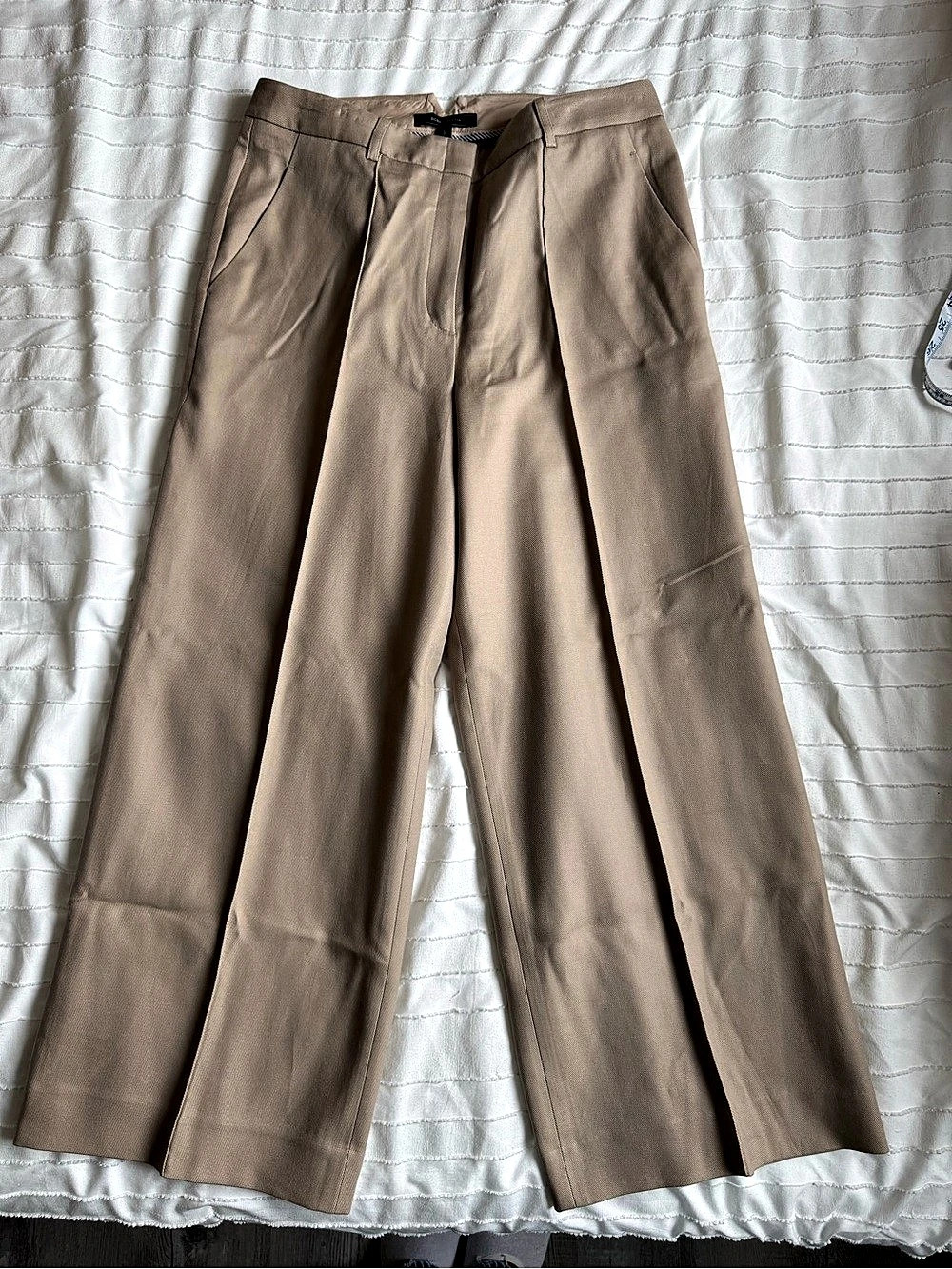 BCBGMAXAZRIA BNWT trousers